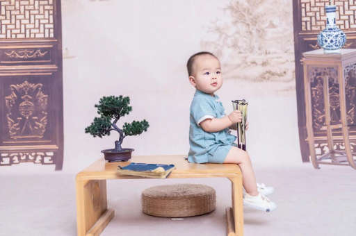 安达孕妇肚子上的黑线